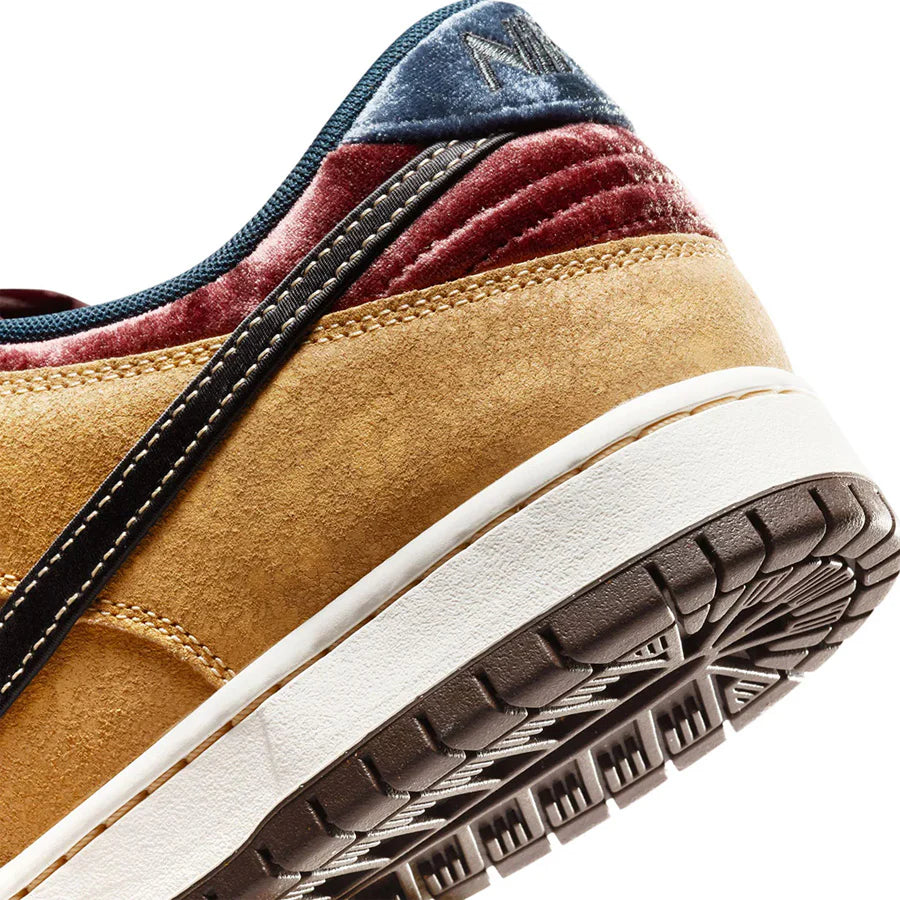 Nike SB Dunk Low Pro City of Cinema - FZ1278-200