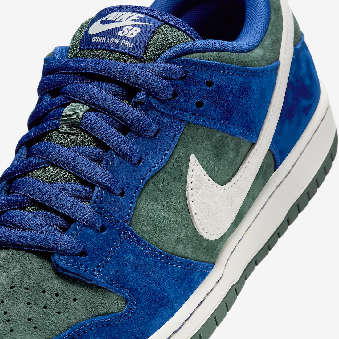 Nike SB Dunk Low Pro Deep Royal Blue - HF3704 400