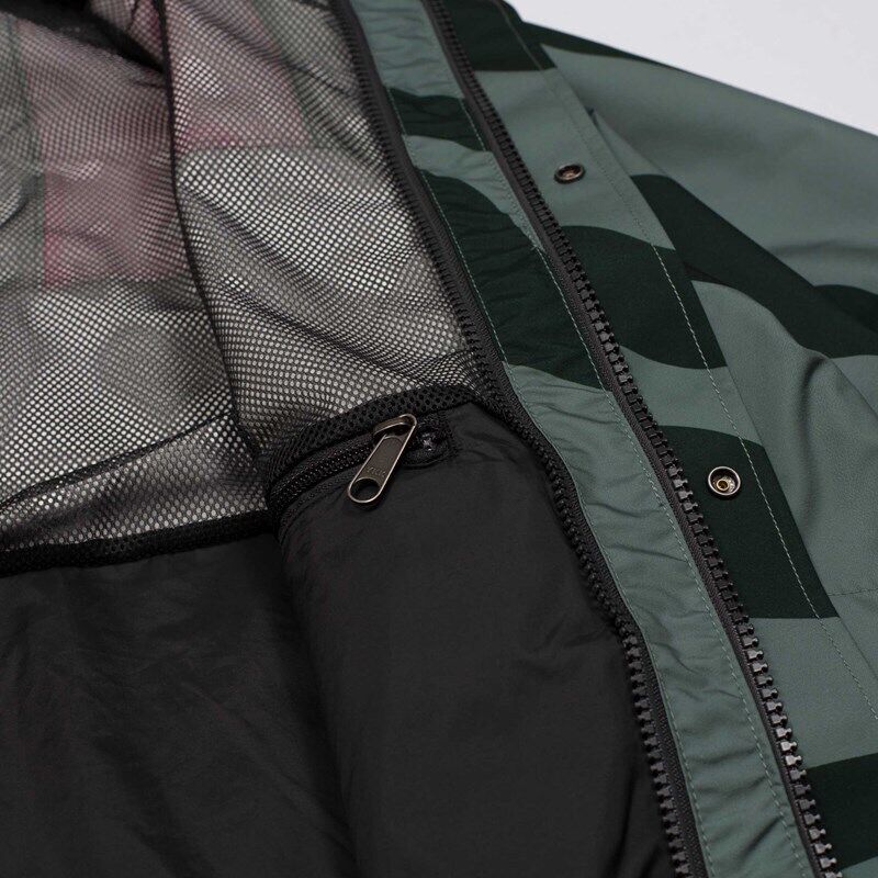 KAWS x The North Face Retro 1986 Mountain Jacket Balsam Green 86 Print F/W 21 - NF0A7WL75Y1