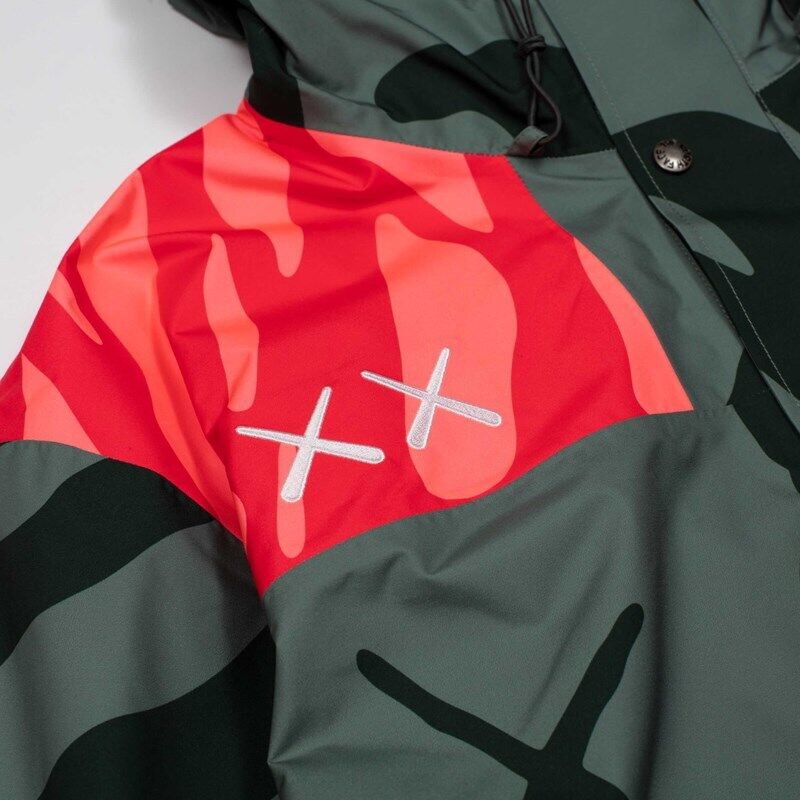 KAWS x The North Face Retro 1986 Mountain Jacket Balsam Green 86 Print F/W 21 - NF0A7WL75Y1