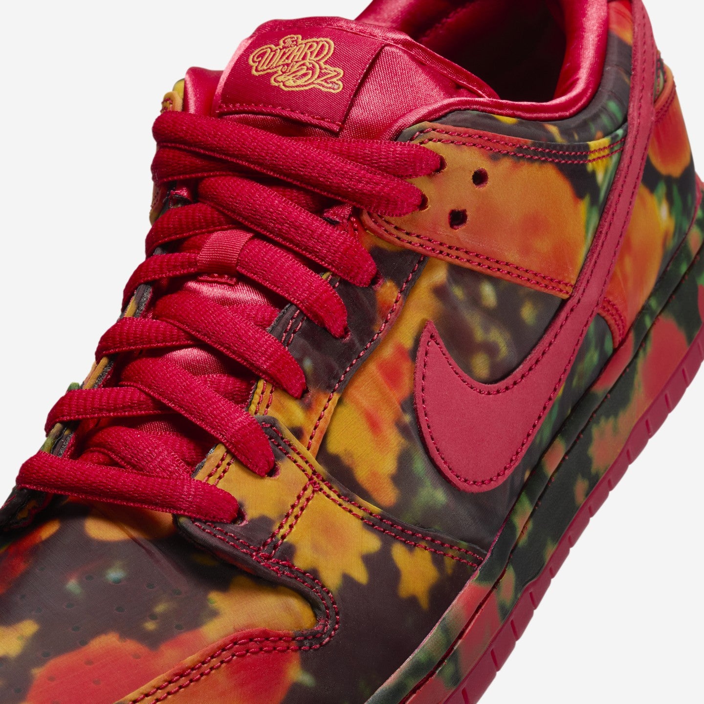 Nike SB Dunk Low Pro QS Wizard of OZ Poppy Fields - FZ1291 600