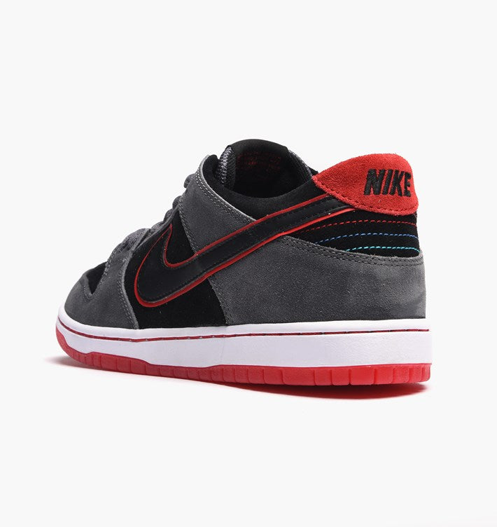 Nike SB Zoom Dunk Low Pro IW BMW Sports Car 90's M3 - 895969 006